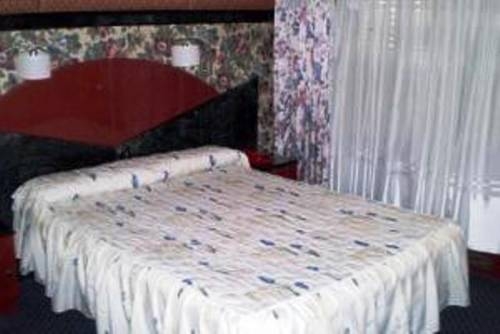 Imagen de la habitación del Hotel Diplomat Hotel. Foto 10