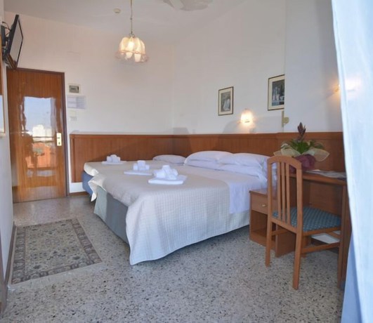 Imagen de la habitación del Hotel Diplomat Marine. Foto 3