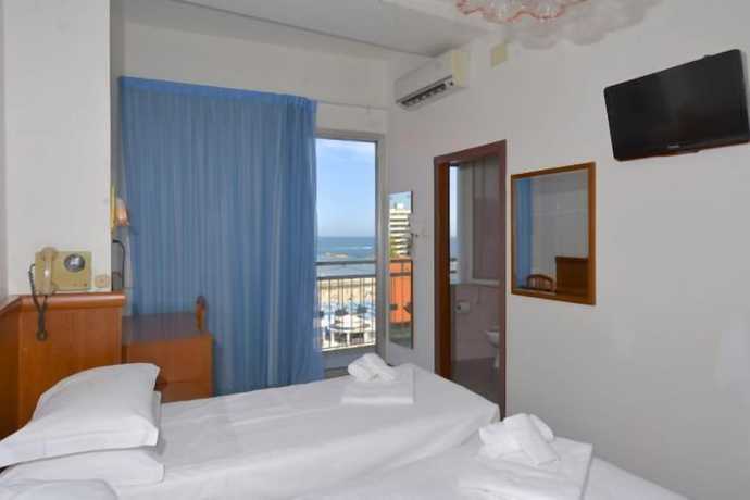 Imagen de la habitación del Hotel Diplomat Marine. Foto 10