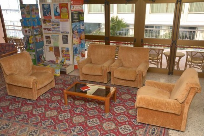 Imagen de los interiores del Hotel Diplomat Marine. Foto 17