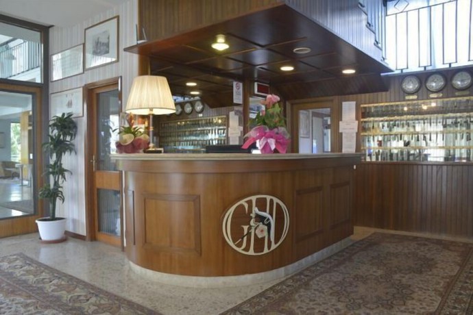 Imagen de los interiores del Hotel Diplomat Marine. Foto 18