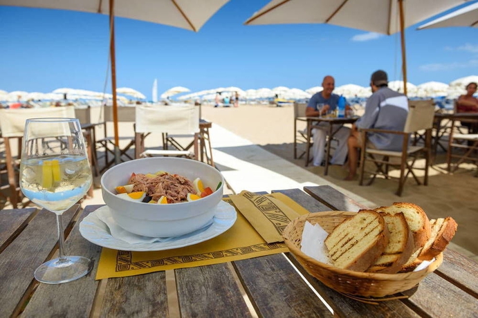 Imagen del bar/restaurante del Hotel Diplomat Palace. Foto 2