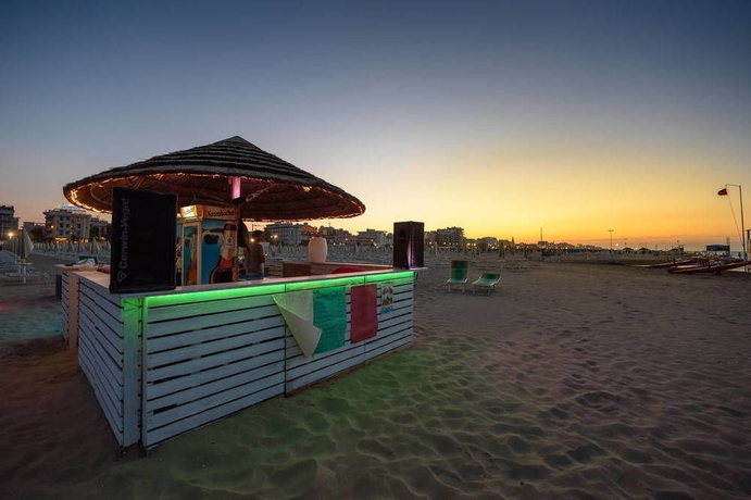 Imagen del bar/restaurante del Hotel Diplomat Palace. Foto 3