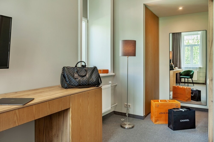 Imagen de la habitación del Hotel Diplomat Residence. Foto 6