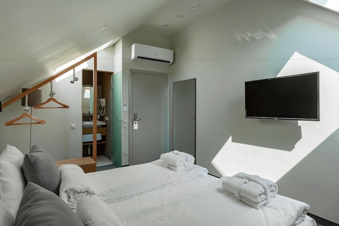 Imagen de la habitación del Hotel Diplomat Residence. Foto 9