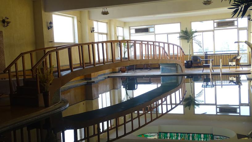 Imagen de la piscina del Hotel Diplomat Residency, Bareilly. Foto 14