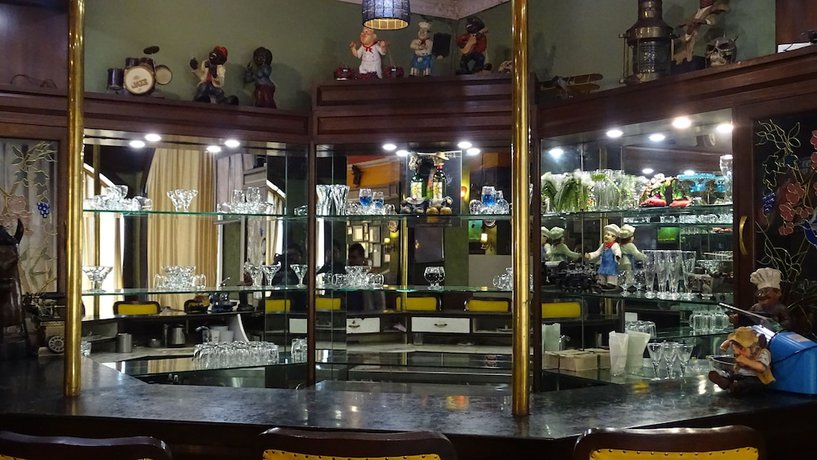Imagen del bar/restaurante del Hotel Diplomat Residency, Bareilly. Foto 4