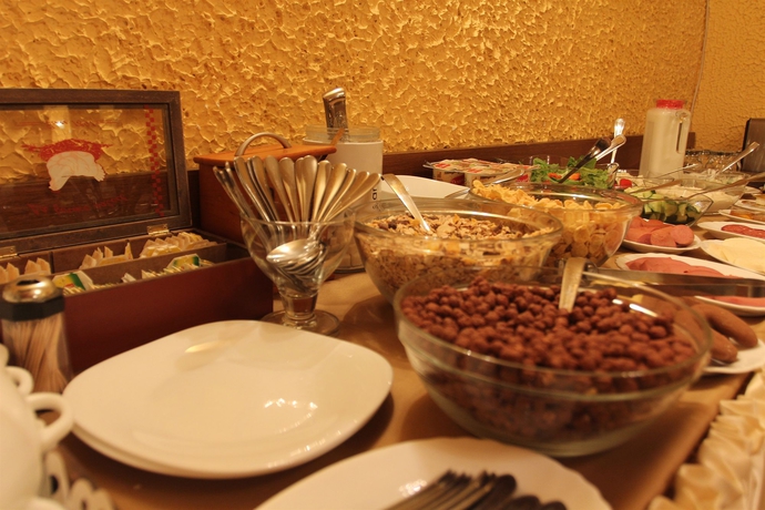 Imagen del bar/restaurante del Hotel Diplomat, Tbilisi. Foto 1