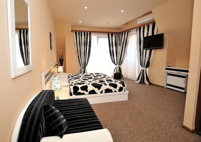 Imagen de la habitación del Hotel Diplomat, Tbilisi. Foto 9