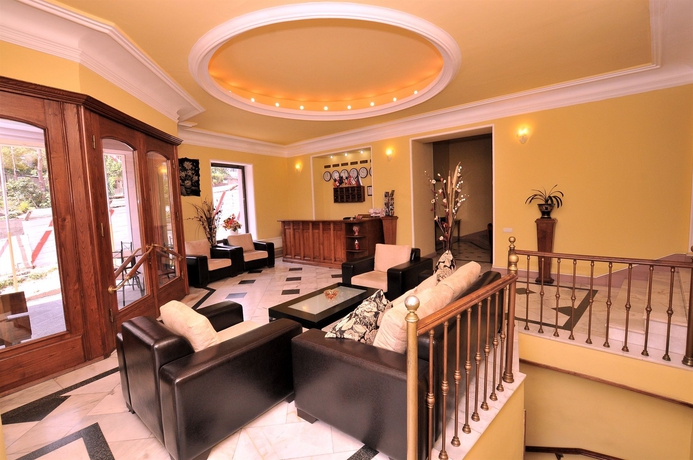 Imagen de los interiores del Hotel Diplomat, Tbilisi. Foto 15