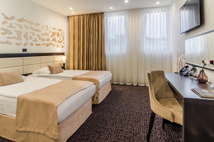 Imagen de la habitación del Hotel Diplomat, Zagreb. Foto 16