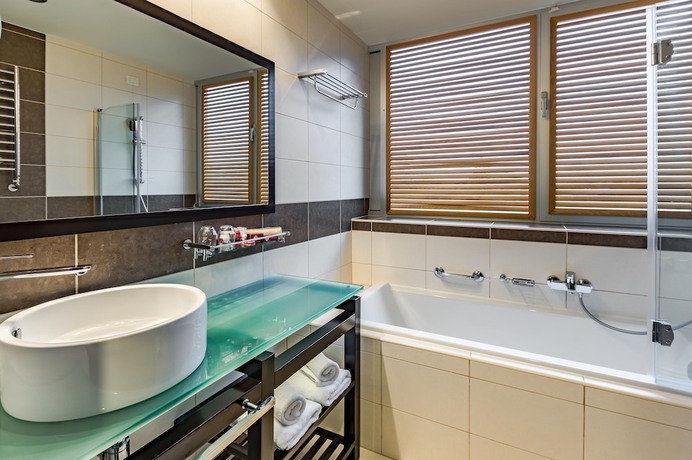 Imagen de la habitación del Hotel Diplomat, Zagreb. Foto 17