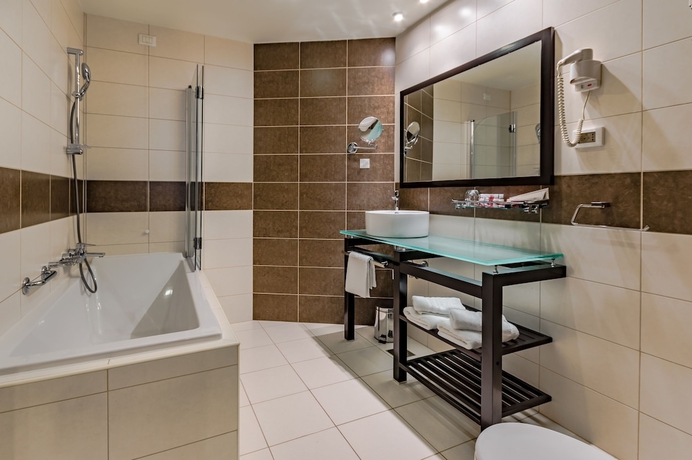 Imagen de la habitación del Hotel Diplomat, Zagreb. Foto 18