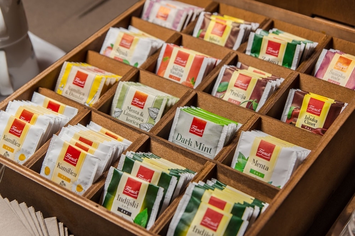 Imagen del bar/restaurante del Hotel Diplomat, Zagreb. Foto 7