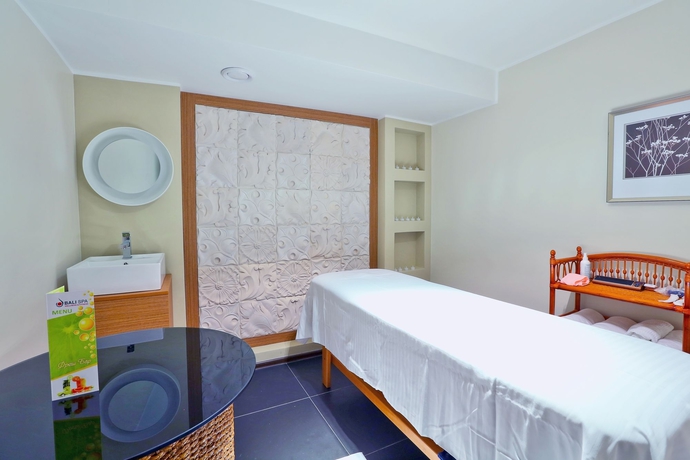 Imagen de los interiores del Hotel Diplomat and Business Center. Foto 5