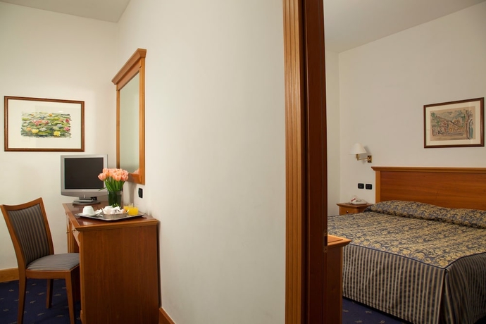Imagen de la habitación del Hotel Diplomatic, Roma. Foto 17