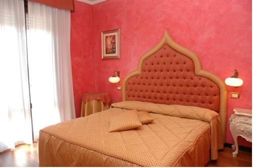 Imagen general del Hotel Diplomatic, Sansonessa. Foto 3
