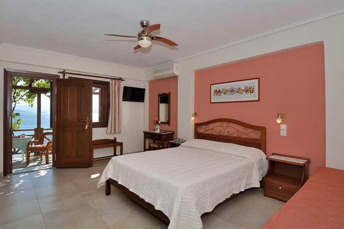 Imagen de la habitación del Hotel Diplomats Holidays. Foto 18