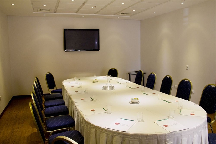 Imagen de los interiores del Hotel Director Vitacura. Foto 8