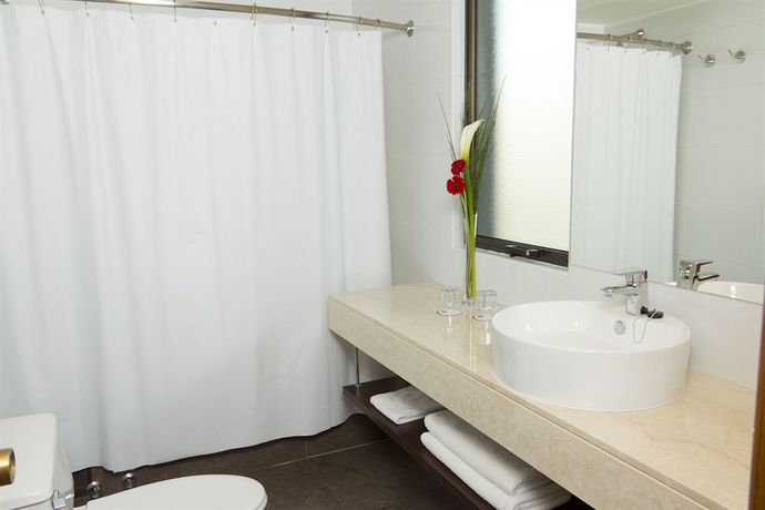 Imagen de la habitación del Hotel Director Vitacura. Foto 3