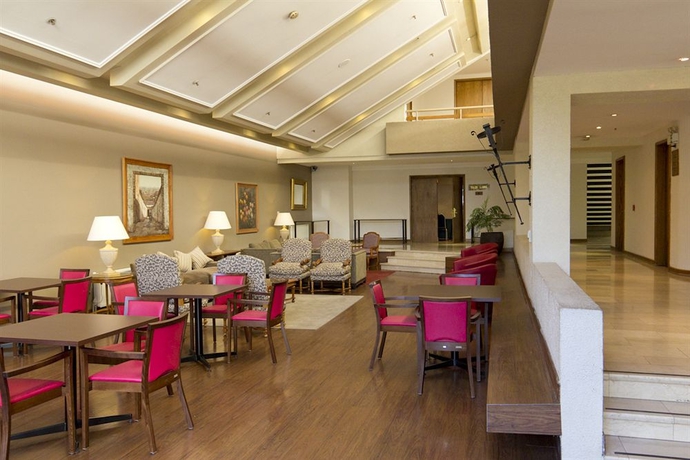 Imagen de los interiores del Hotel Director Vitacura. Foto 11