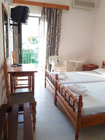 Imagen de la habitación del Hotel Dirki. Foto 16