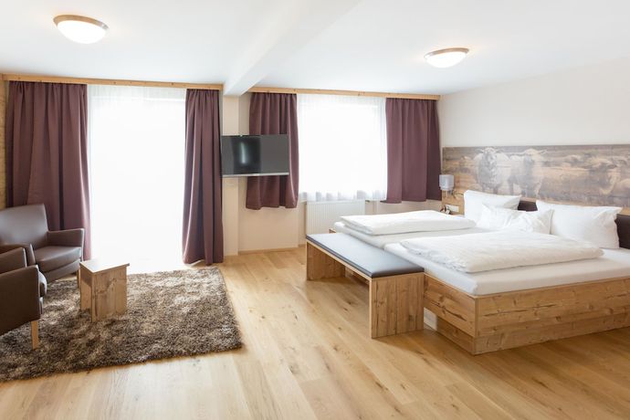 Imagen de la habitación del Hotel Dirsch Wellness and Spa Resort. Foto 3