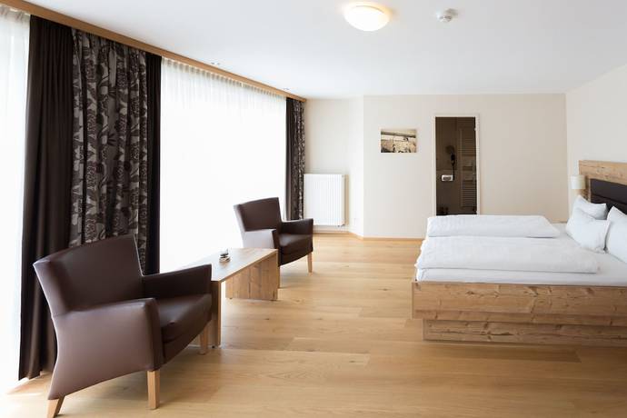 Imagen de la habitación del Hotel Dirsch Wellness and Spa Resort. Foto 8