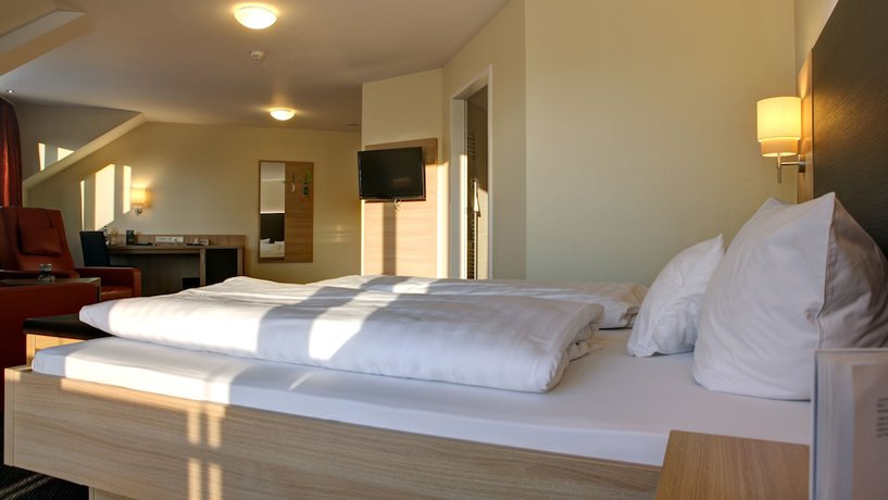 Imagen de la habitación del Hotel Dirsch Wellness and Spa Resort. Foto 13