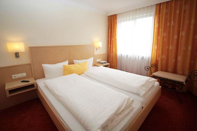 Imagen de la habitación del Hotel Dirsch Wellness and Spa Resort. Foto 16