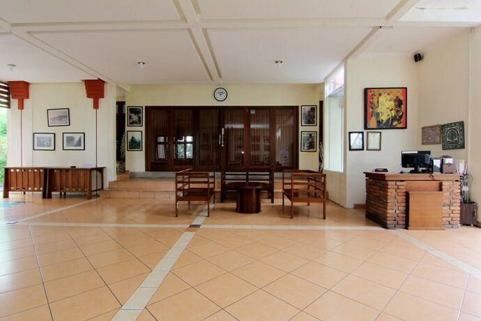 Imagen de los interiores del Hotel Disaster Oasis Training Center. Foto 36