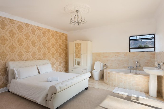 Imagen de la habitación del Hotel Disciples Boutique. Foto 16