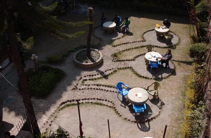 Imagen de los exteriores del Hotel Discovery Inn, Katmandu. Foto 7