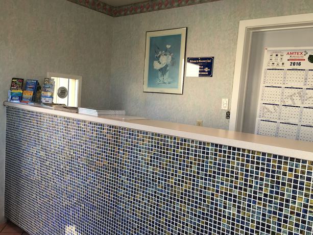 Imagen de los interiores del Hotel Discovery Inn, Seaside. Foto 18