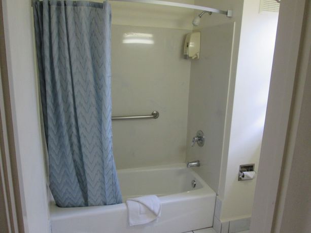 Imagen de la habitación del Hotel Discovery Inn, Seaside. Foto 5