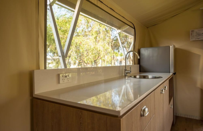 Imagen de la habitación del Hotel Discovery Parks. Foto 15