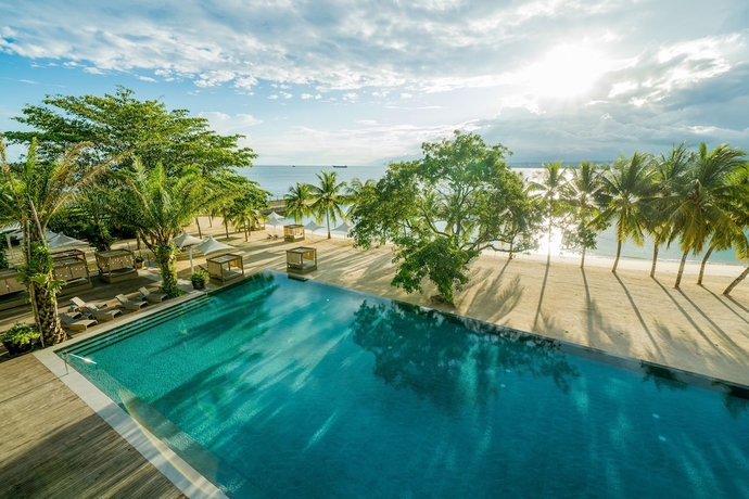 Imagen de la piscina del Hotel Discovery Samal. Foto 14