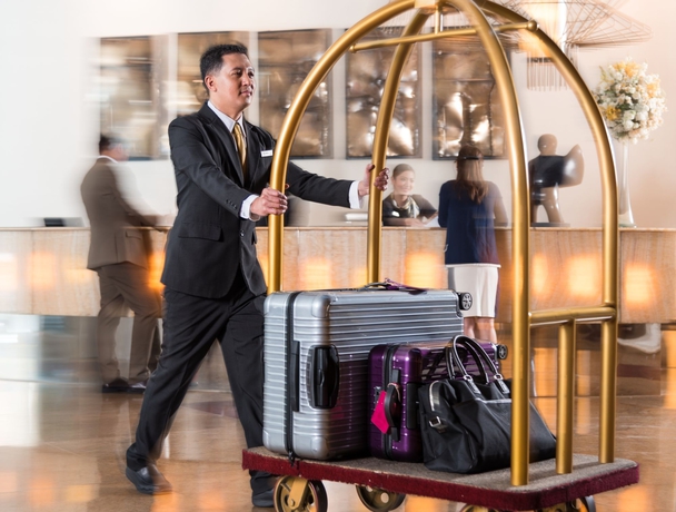 Imagen de los interiores del Hotel Discovery Suites. Foto 15