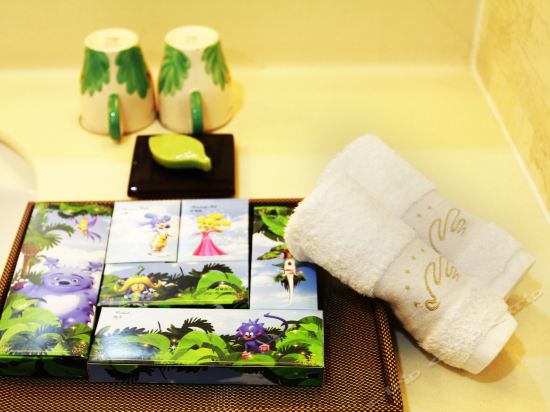 Imagen de los interiores del Hotel Discoveryland. Foto 9