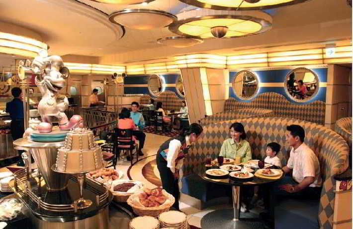 Imagen del bar/restaurante del Hotel Disney Ambassador. Foto 4