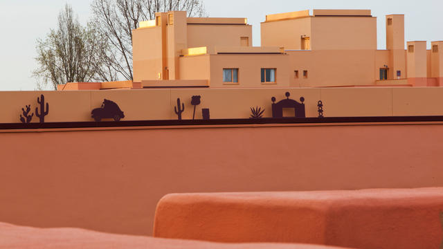 Imagen de los exteriores del Hotel Disney Santa Fe. Foto 16