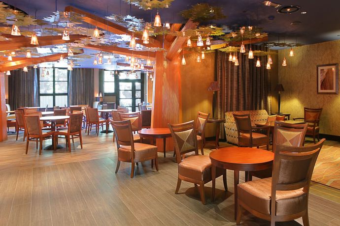 Imagen del bar/restaurante del Hotel Disney Sequoia Lodge. Foto 6
