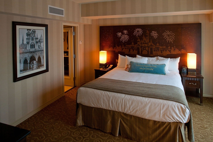 Imagen de los interiores del Hotel Disneyland. Foto 15