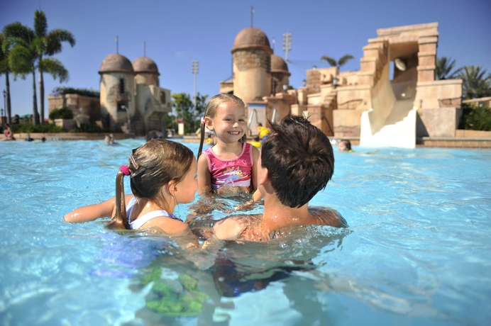 Imagen de la piscina del Hotel Disney's Caribbean Beach Resort. Foto 16
