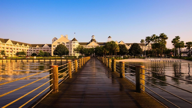 Imagen de los exteriores del Hotel Disney's Yacht Club Resort. Foto 12