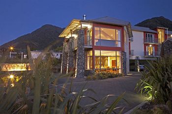Imagen de los exteriores del Hotel Distinction Fox Glacier Te Weheka Boutique. Foto 13
