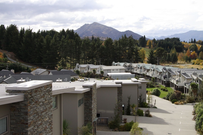 Imagen de los exteriores del Hotel Distinction Wanaka Alpine Resort. Foto 9