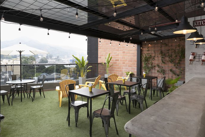 Imagen del bar/restaurante del Hotel Distrito 21. Foto 3