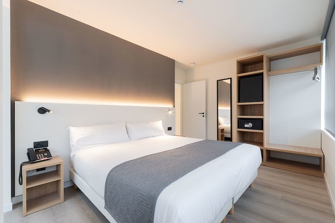 Imagen de la habitación del Hotel Distrito Oeste. Foto 13