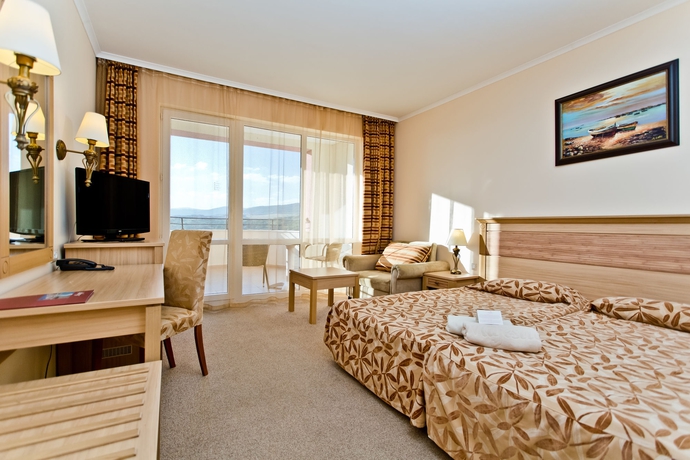 Imagen de la habitación del Hotel Dit Majestic Beach Resort. Foto 6